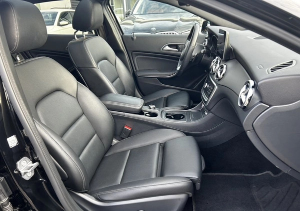 Mercedes-Benz GLA cena 109800 przebieg: 60500, rok produkcji 2019 z Warszawa małe 172